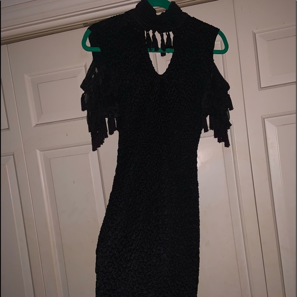 SEXY, COLD SHOULDER DRESS WITH TASSELS - Picture 6 of 8